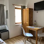 Bialy Dom Δωμάτια σε οικογενειακή κατοικία *