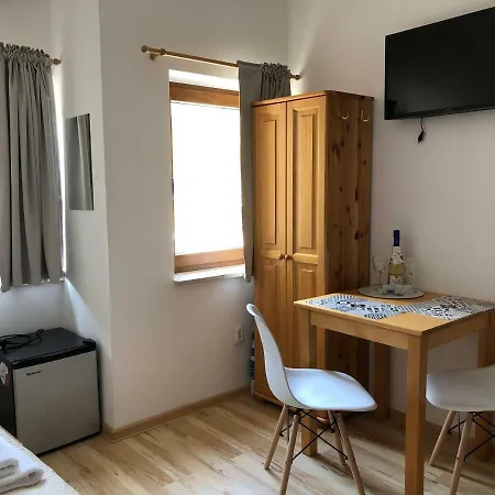 Bialy Dom Homestay szállás *