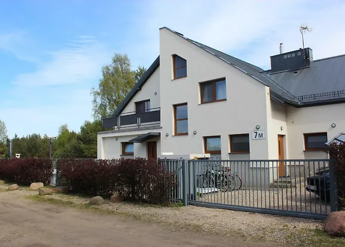 Bialy Dom Rum i privatbostad Białogóra