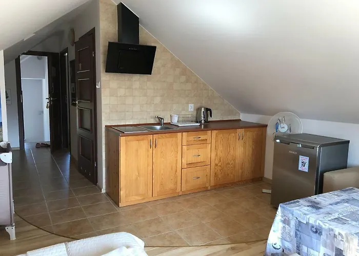 Bialy Dom Rum i privatbostad Białogóra