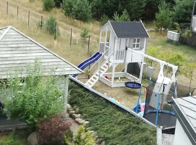 Bialy Dom Rum i privatbostad Białogóra