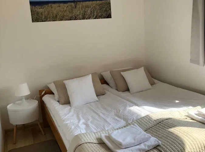 Bialy Dom Rum i privatbostad Białogóra